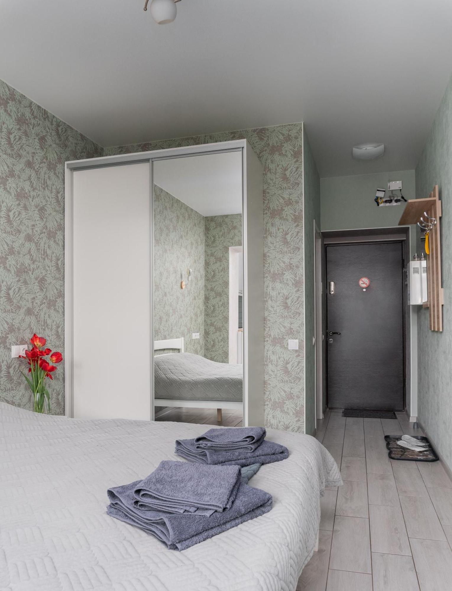 бірюзова студія, південний вокзал 5 хвилин Apartment *